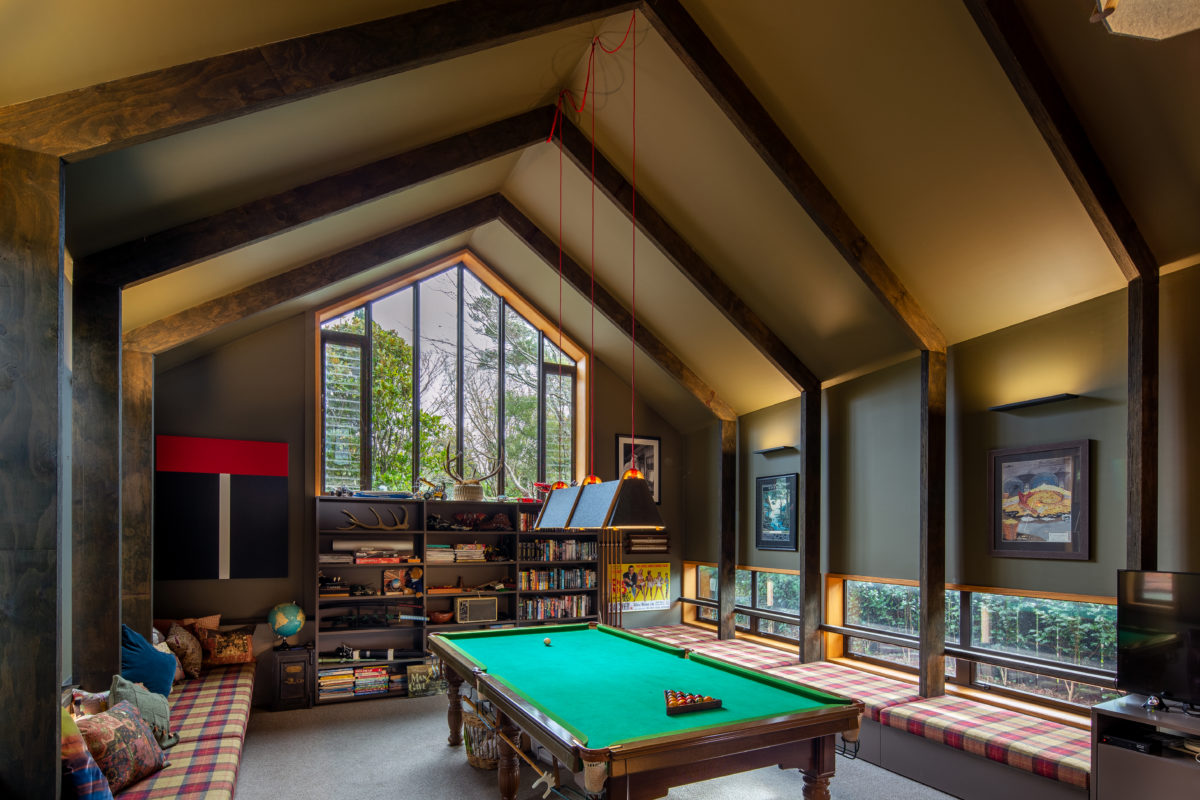 Roscoe Terrace Moth Light